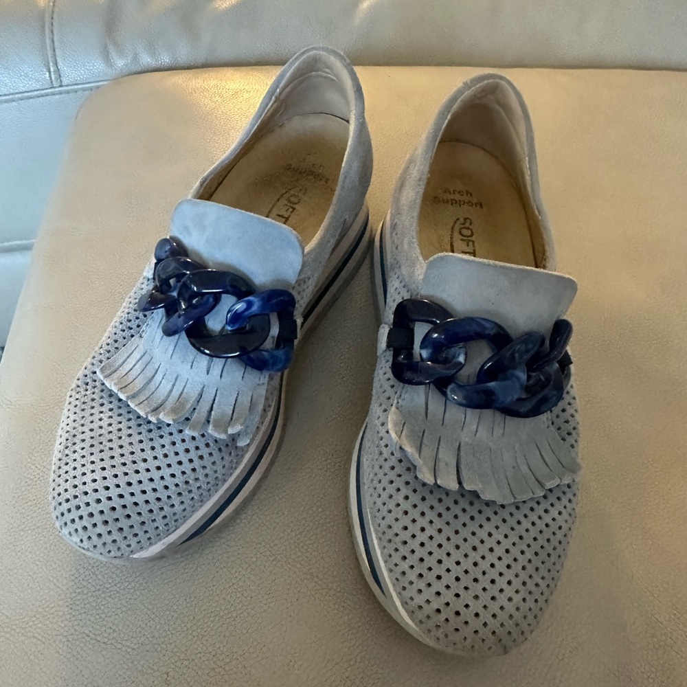 Softwares women’s blue suede shoes size 6.5